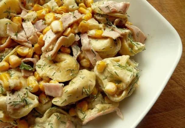Tortellini z szynką parmeńską: Szybkie przepisy i najlepsze połączenia smaków