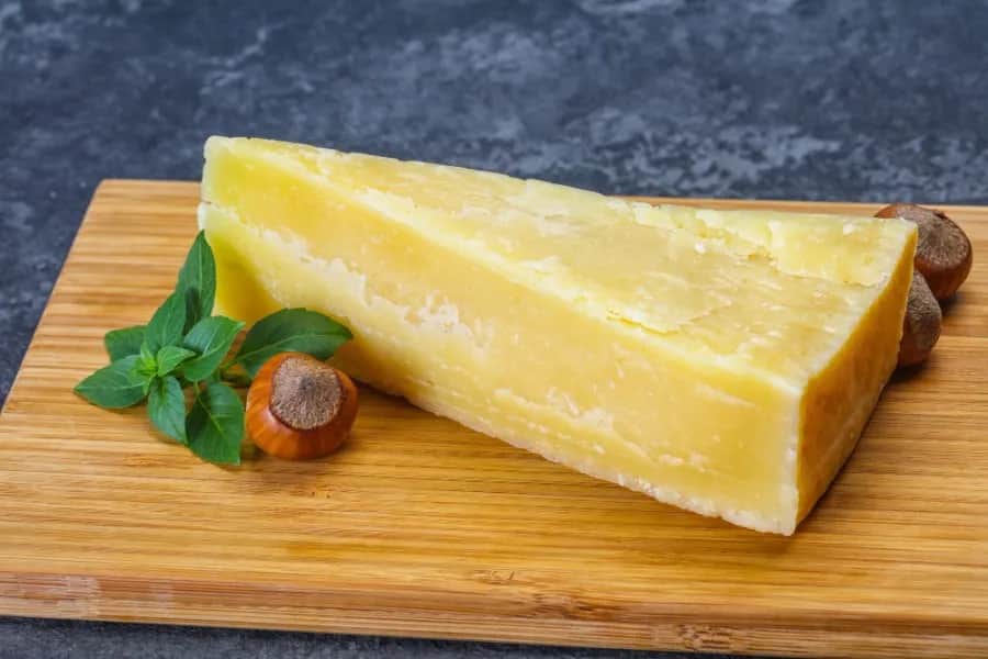 Gdzie kupić Parmigiano Reggiano D.O.P.? Sprawdź ceny i jakość